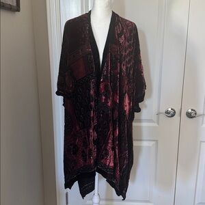 Lovestitch Velvet Kimono in Burgandy and Black